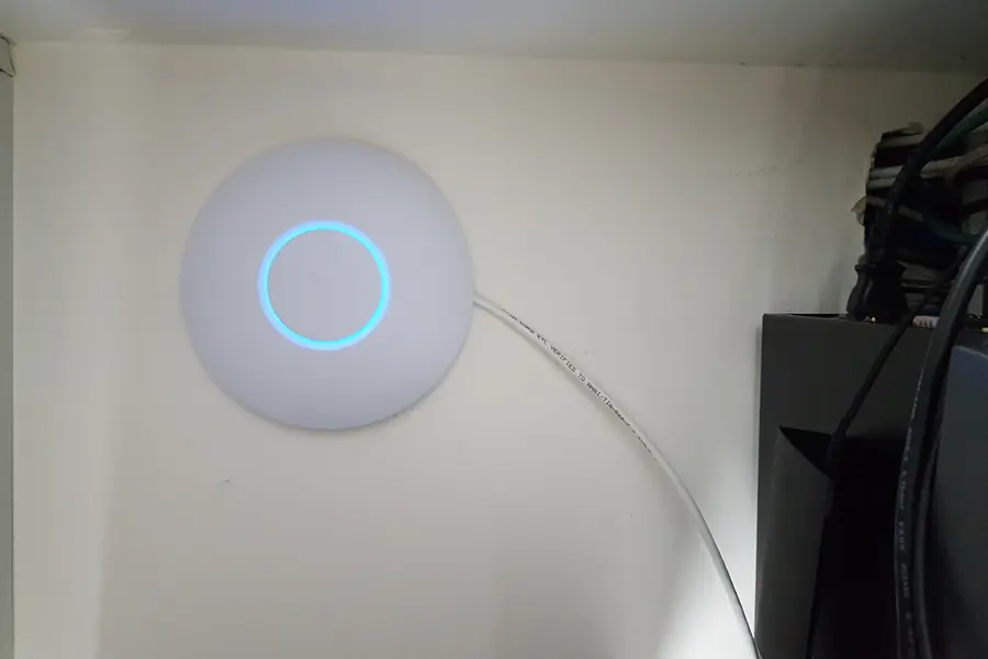 MikroTik CAPsMAN: central management of WiFi access points