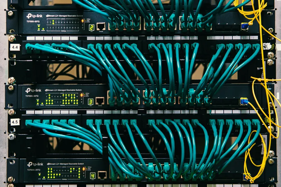 MikroTik versus Ubiquiti: which to choose for your network