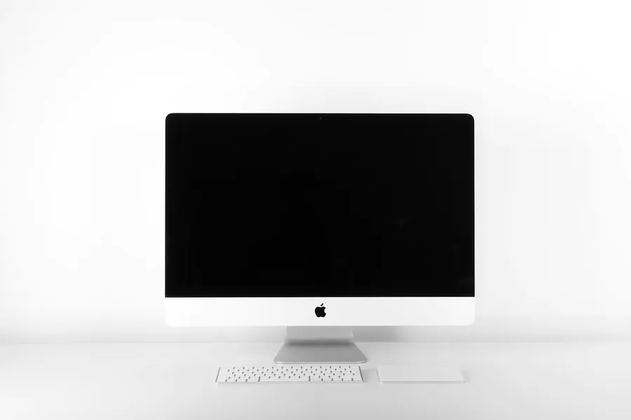 How to choose a monitor: what to look at so it serves your eyes and your work