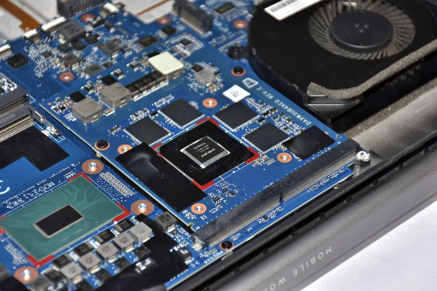 MXM slot: replaceable laptop graphics and everything you can plug into it
