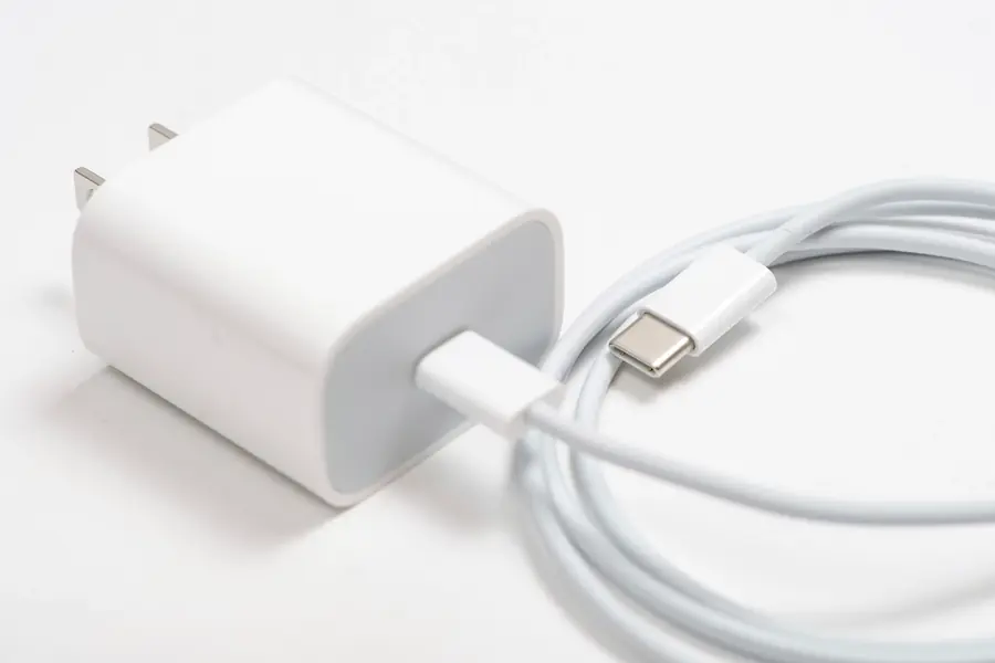 How to choose a replacement phone charger