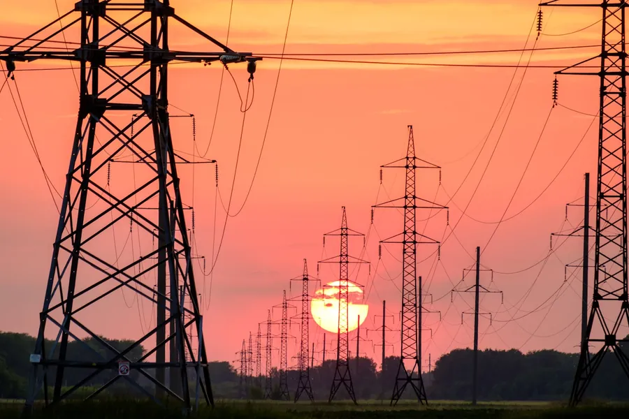 UPS a prepäťová ochrana: ako ochrániť elektroniku pred výpadkami prúdu