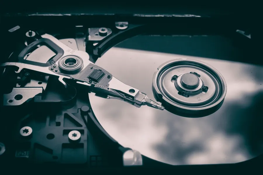 Zlyhal disk? Kedy sa dáta dajú zachrániť a čo NErobiť