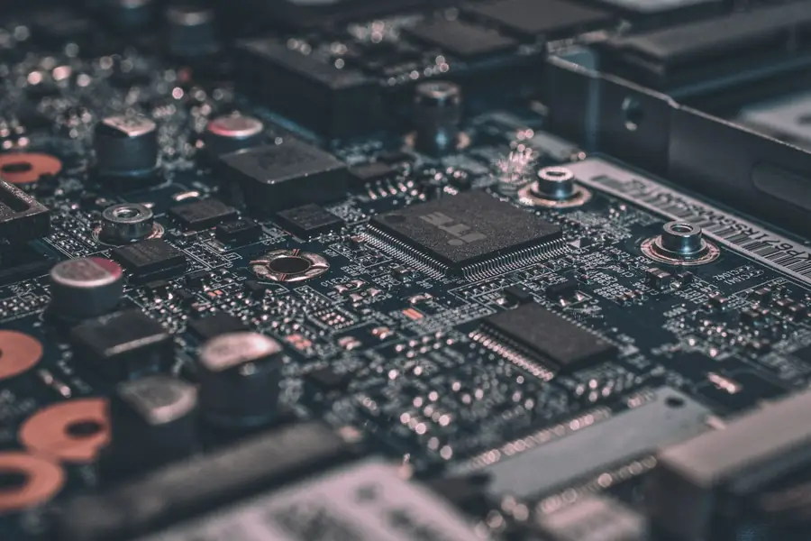 How to choose a motherboard: what to watch so it fits the rest